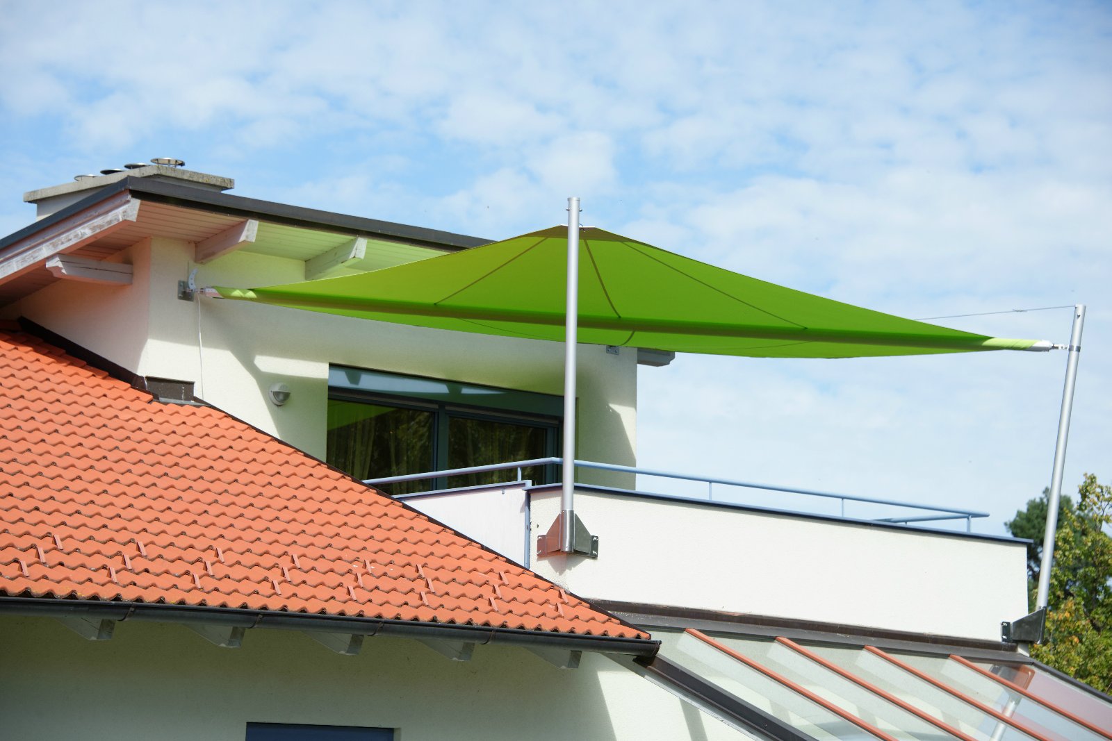 Terrassenbeschattung Sonnensegel grün